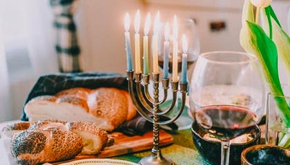 爱游戏下载-梅西连续两场破门，巴萨客场击败对手，巴萨官方_梅西离队