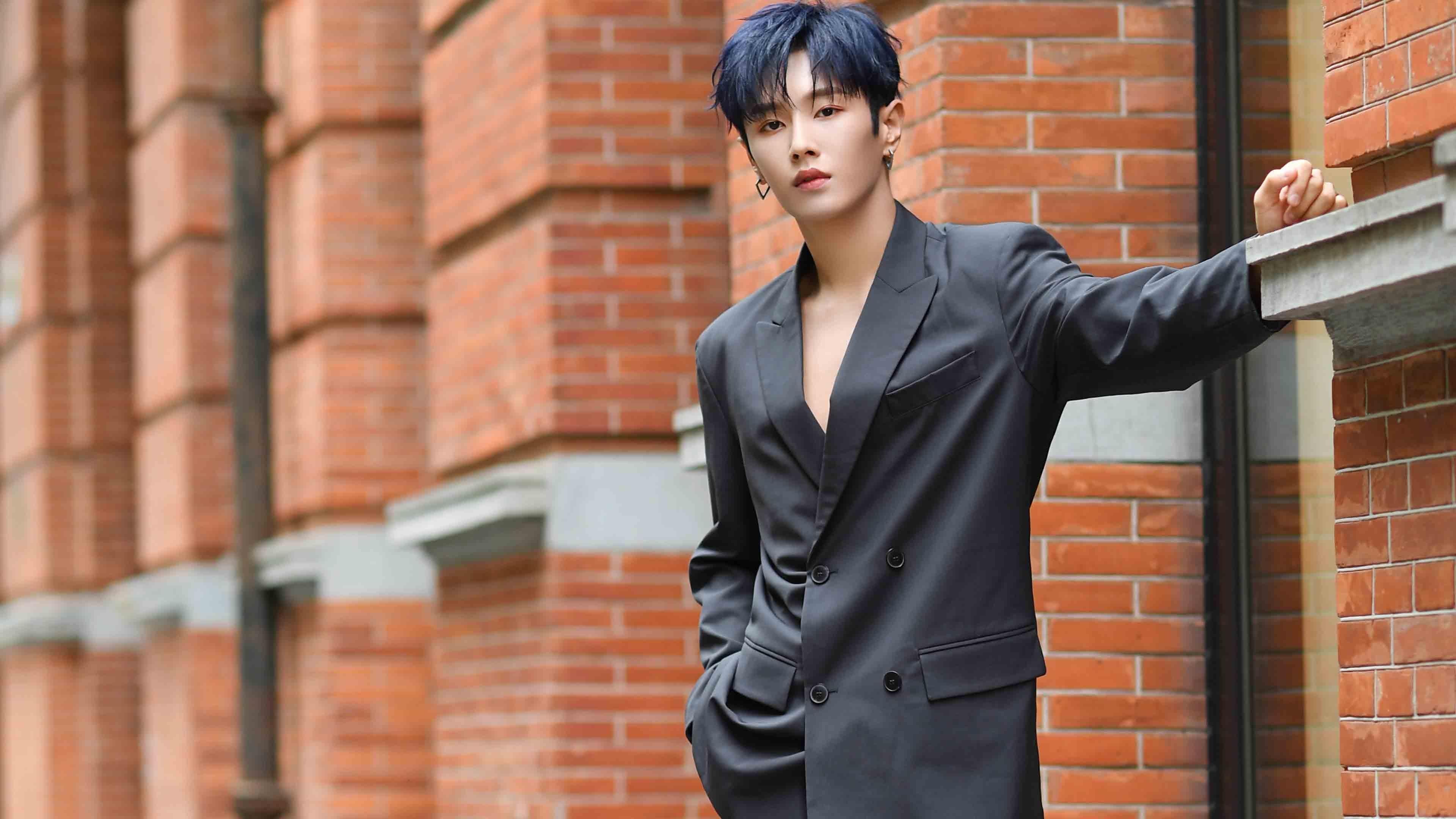 英超冠军宝座争夺：悬念持续，精彩不断！，英超冠军列表