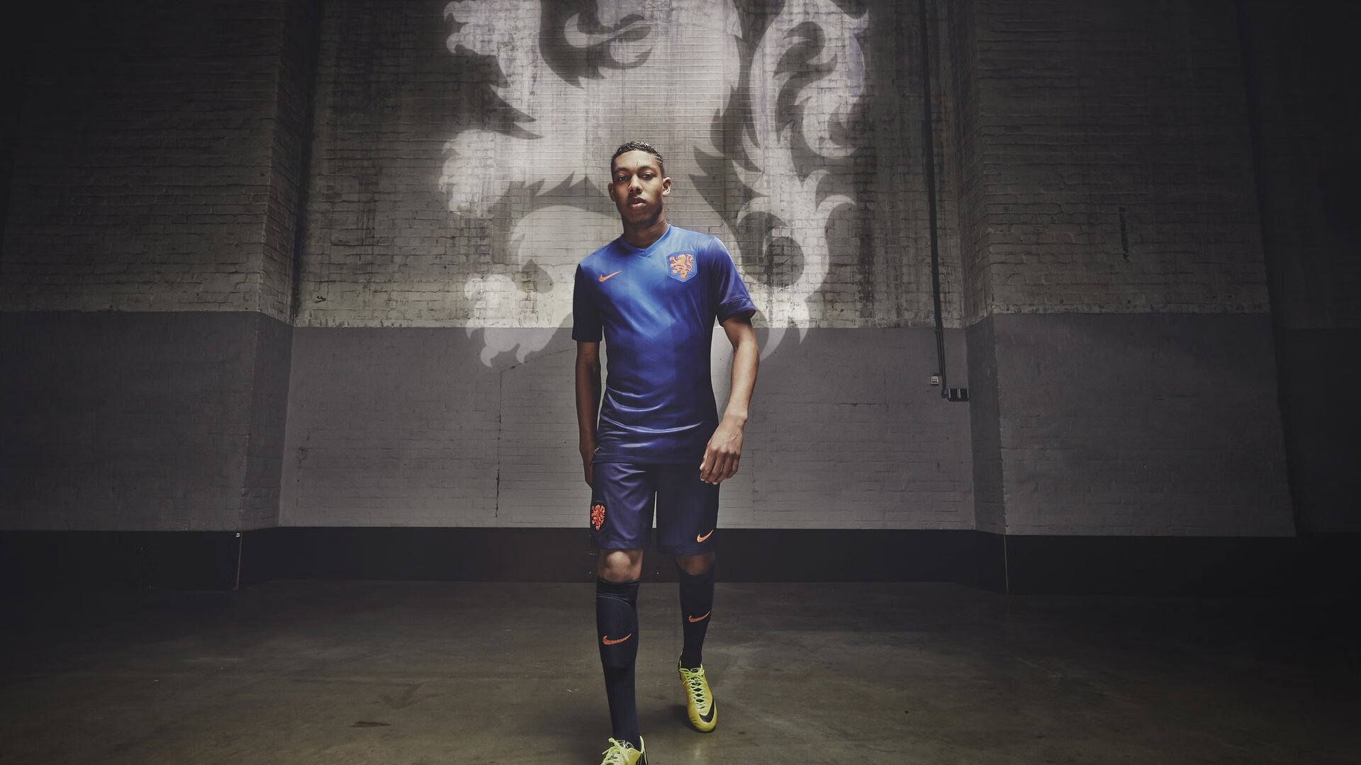 英超激烈开战,精彩反击和神级扑救轮番上演,英超 激烈